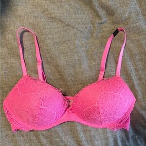 Lace Underwire Bra in Vibrant Pink